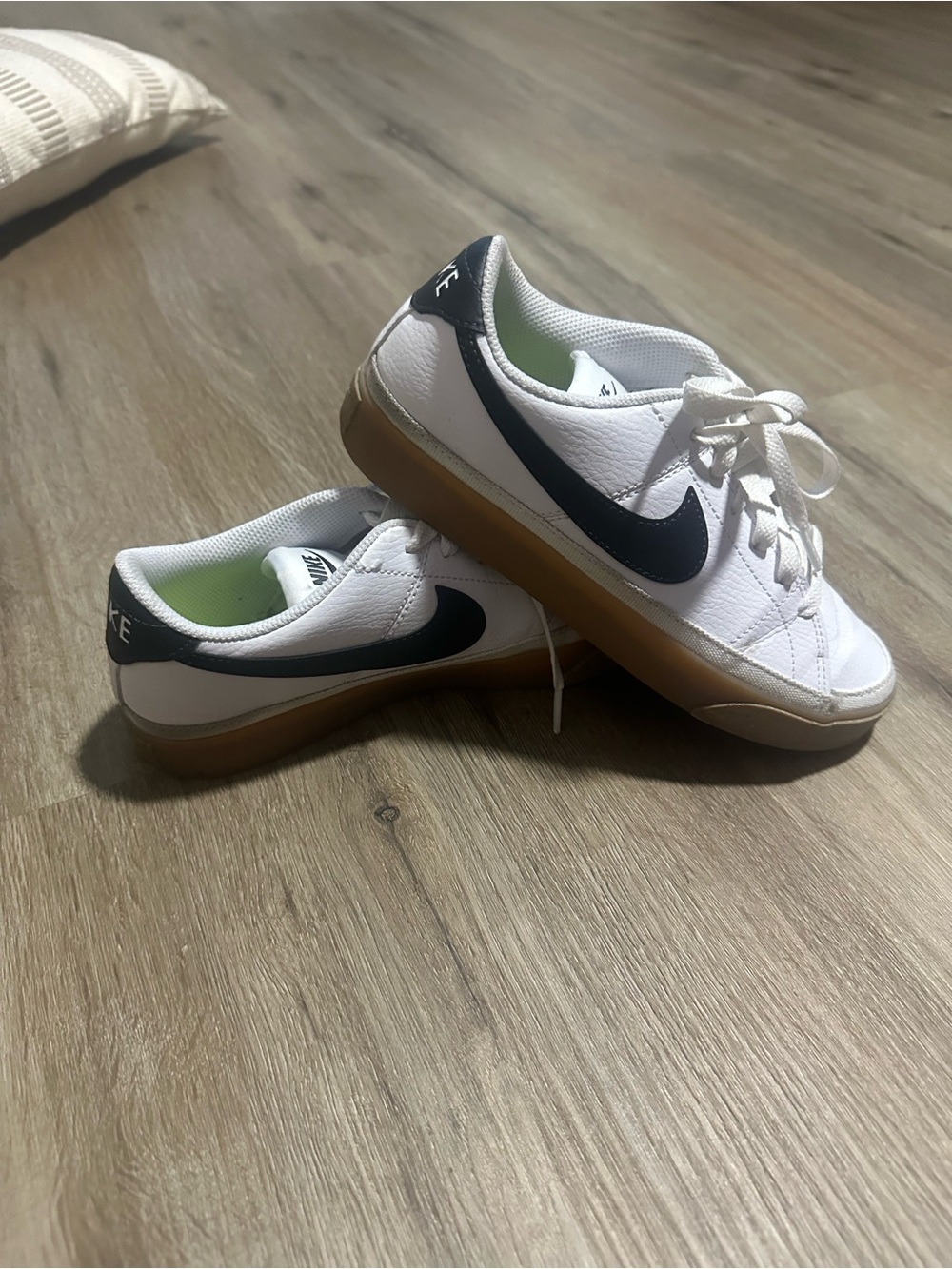 Nike White and Black Kids Sneakers with Neon Green Insole